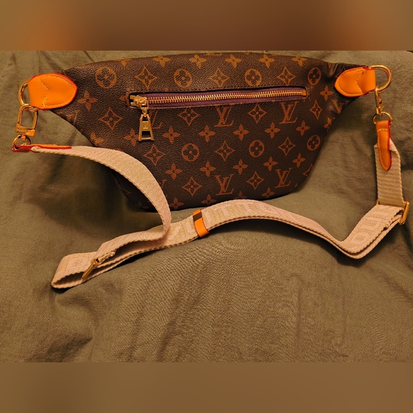 High Rise Monogram Bum Bag ( Brown and Darker Patina) - Picture 3 of 6